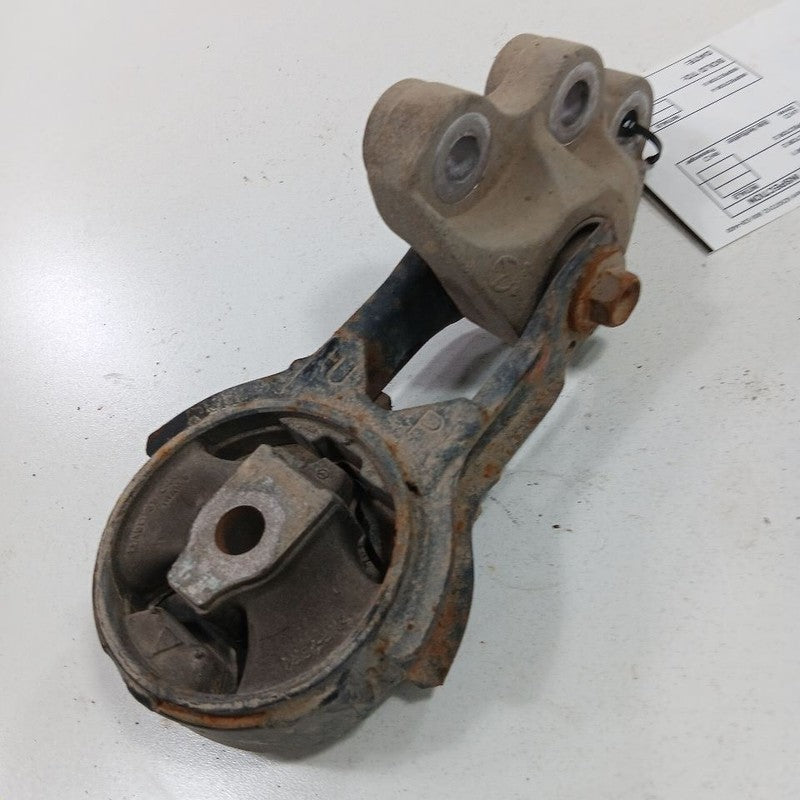 Toyota Yaris 1.5 Engine Motor Mount Rear Back  2020 2019 2018 2017 2016