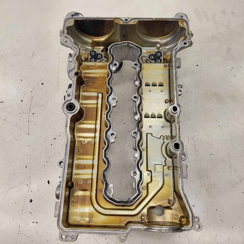 Chevy Volt Engine Cylinder Head Valve Cover  1.5 2019 2018 2017 2016