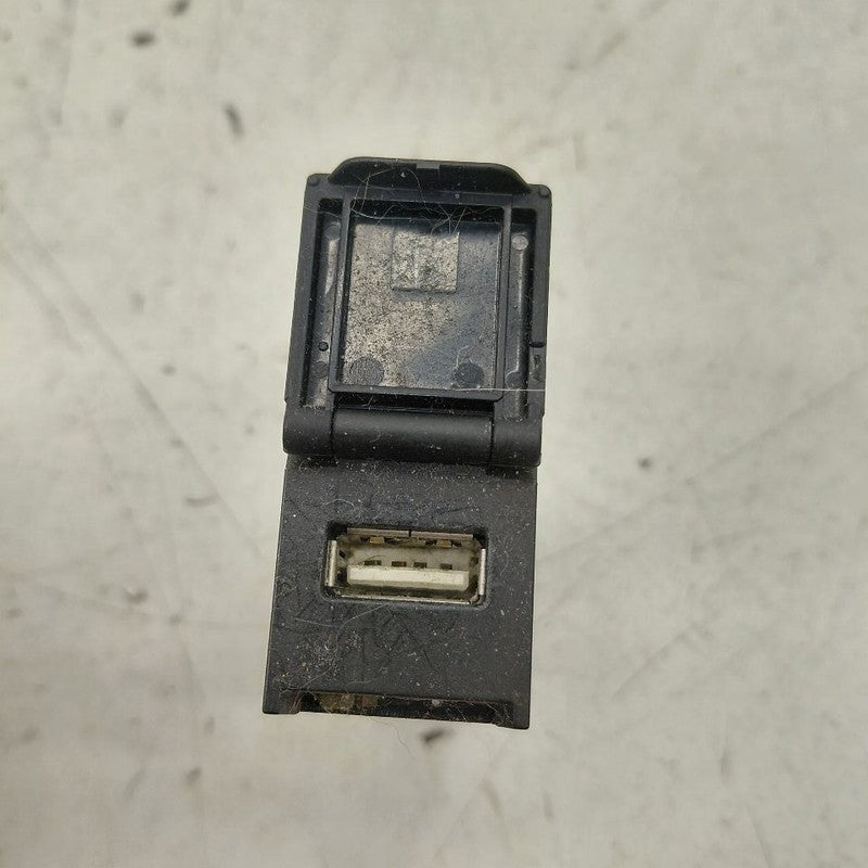 Toyota Prius USB Plug In Hub Port  2022 2021 2020