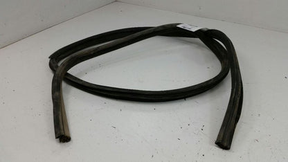  2007 Chevy Malibu On Body Door Jamb Seal Gasket Front Left Driver 2006 2008