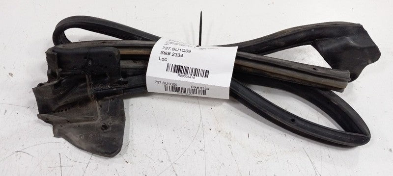 Subaru Legacy On Door Seal Rubber Right Passenger Front 2009 2008 2007
