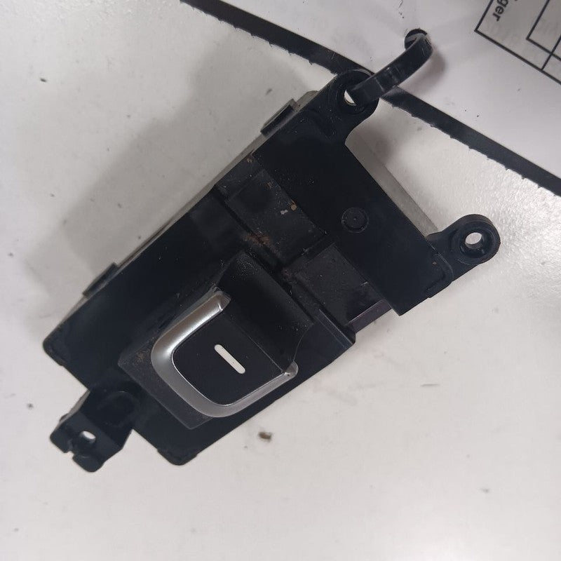 Kia Sorento Power Window Switch Right Passenger Rear  2018 2017 2016