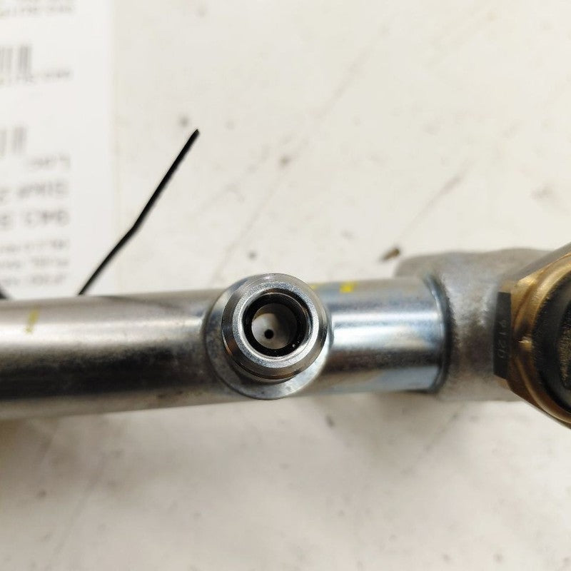 Subaru Crosstrek Passenger Right Rear Fuel Rail Injector Mount Bar 202