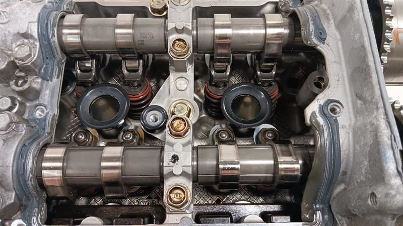 Passenger Right Cylinder Head Fits 17-19 IMPREZA OEM