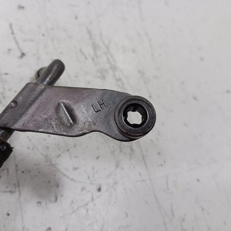 Buick Lacrosse Coolant Line Crossover Pipe  2017 2018 2019