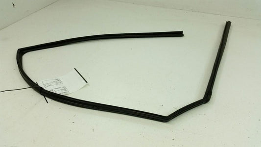 2008 Toyota Prius Door Glass Window Seal Rubber Gasket Right Passenger Rear Back
