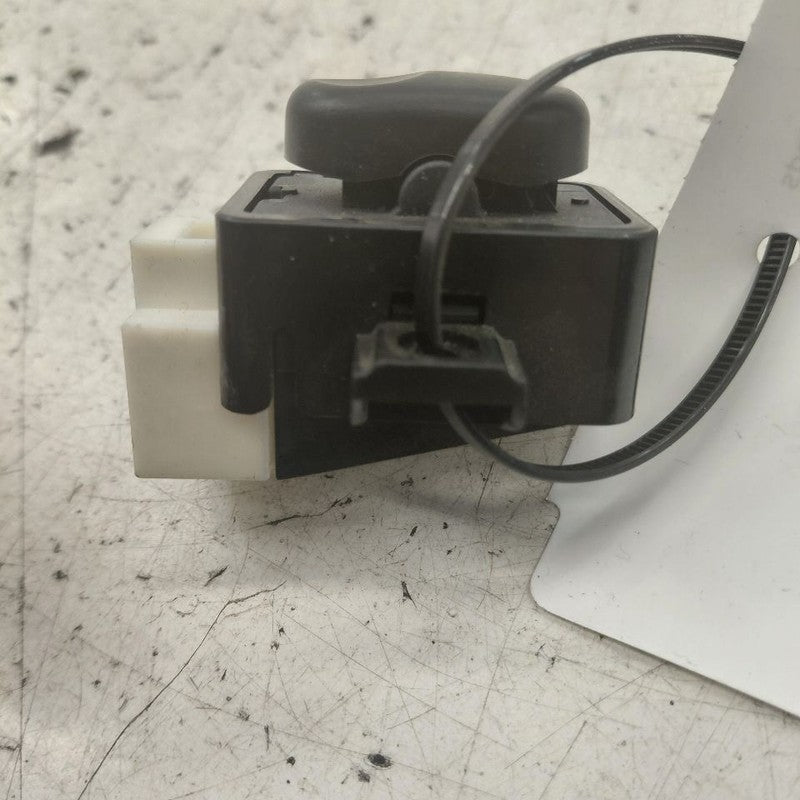 Chevy Trax Driver Left Front Seat Lumbar Switch {10343756} 2022 2021