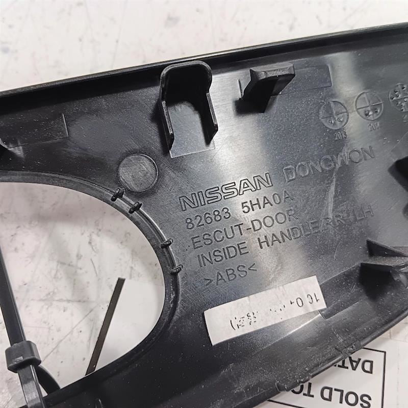 Nissan Rogue Interior Door Handle Bezel Surround Trip Left Rear 2014 2