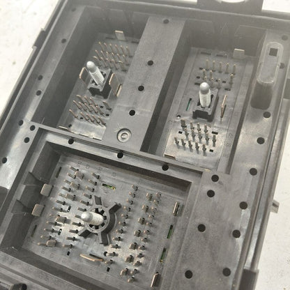 Fuse Box Engine Fits 21-22 Chevy Trax