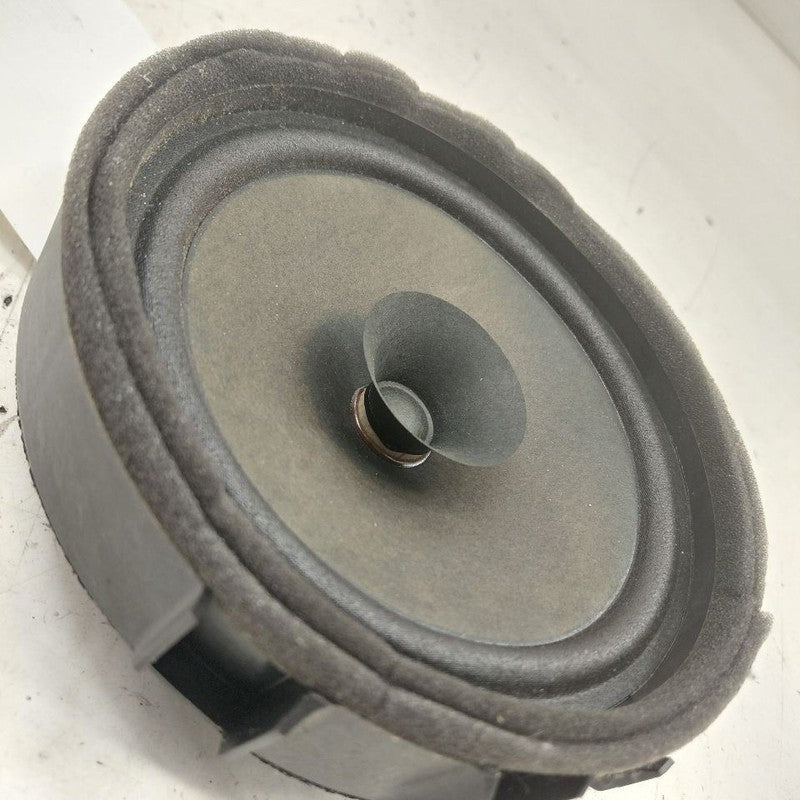 Mitsubishi Outlander   Speaker Left Driver Front  2018 2017 2016