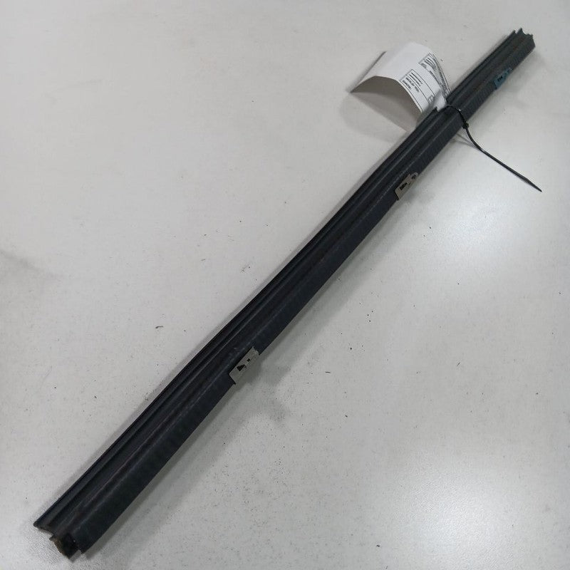 Chrysler 300 Right Rear Weather Strip Interior  2015 2016 2017 2018 2019