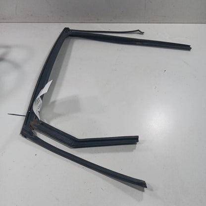 Kia Sorento Door Glass Window Seal Rubber Left Driver Rear Back  2018 2017 2016