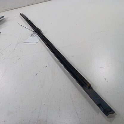 Chevy Malibu Door Glass Window Weather Strip Trim Front Right Passenger  2019 20