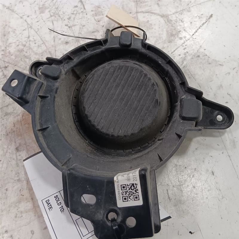 Kia Soul Front Bumper Fog Light Insert Trim Bezel Right Passenger Side  2017 201