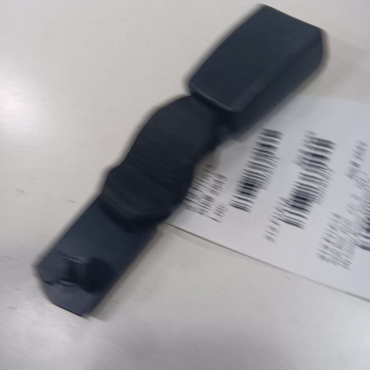 Fiat 500 Rear Back Center Seat Belt Buckle Latch {33024047-A} 2014 2015 2016