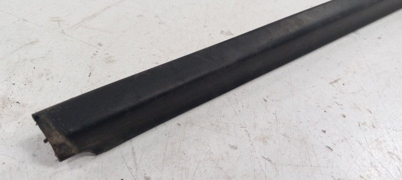 Hyundai Accent Door Glass Window Weather Strip Trim Front Right Passen