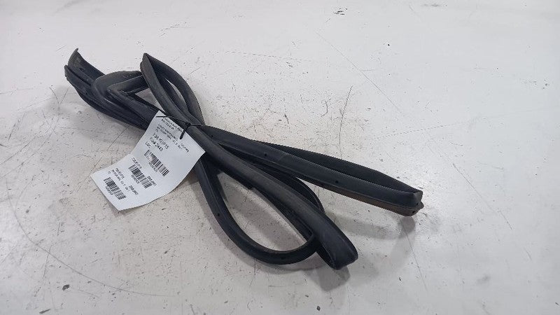 Kia Forte On Door Seal Rubber Right Passenger Rear Back  2014 2015 2016 2017 201