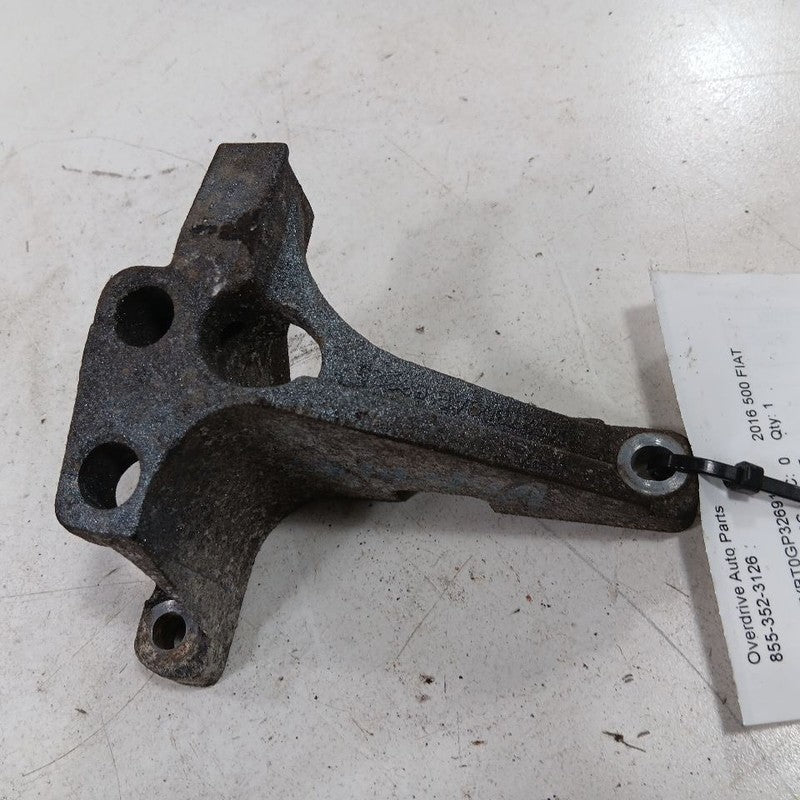 Fiat 500 AC Compressor Mount Bracket  2016 2017 2018 OEM