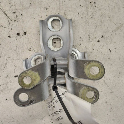 Chevy Trax Door Hinge Set Right Front Passenger  2022 2021