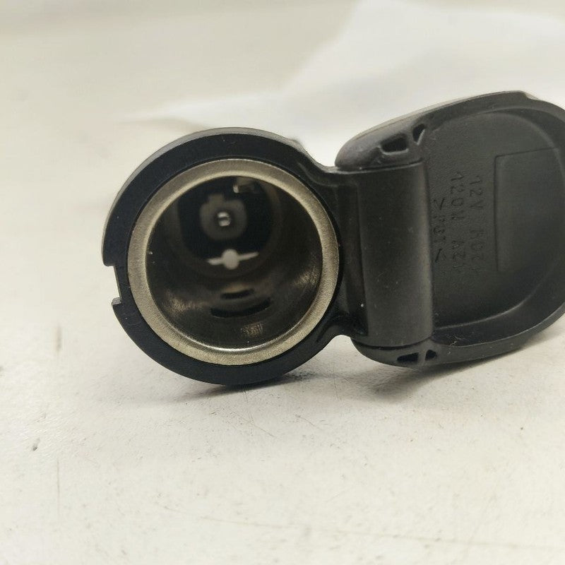 Nissan Rogue 12V Power Port Socket  2017 2018 2019 OEM
