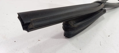 Santa Fe Door Glass Window Seal Rubber Right Passenger Rear Back 2017 2018 2019