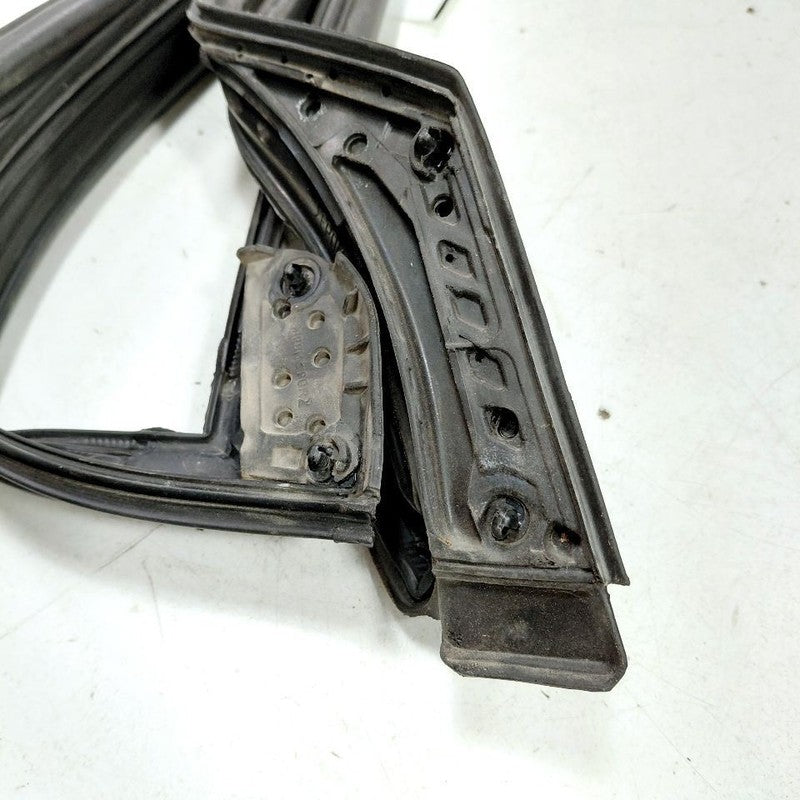 Hyundai Sonata On Door Seal Rubber Right Passenger Front  2017 2016 20
