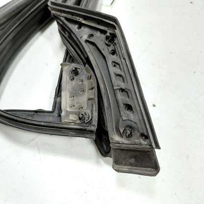 Hyundai Sonata On Door Seal Rubber Right Passenger Front  2017 2016 20