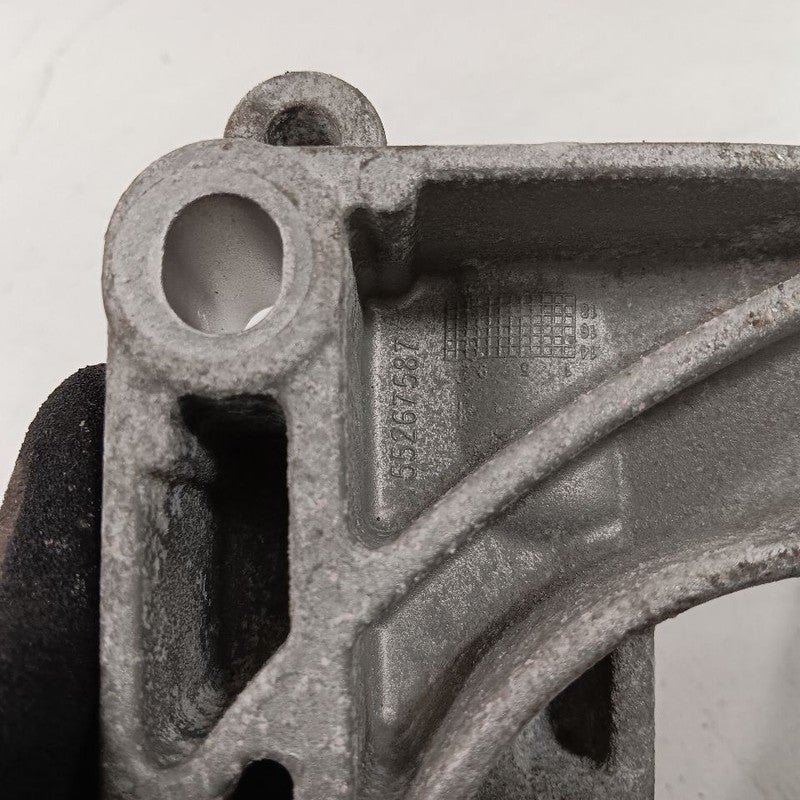 Fiat 500 Transfer Case Mount Bracket  2016 2017 2018 OEM
