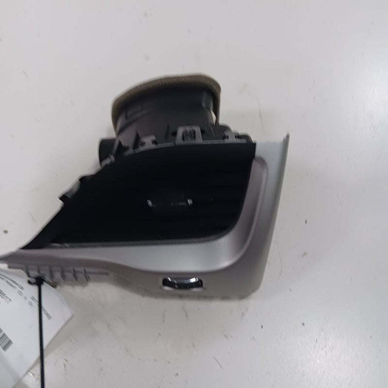 Jeep Cherokee Dash Air Vent Right Passenger  2015 2016 2017