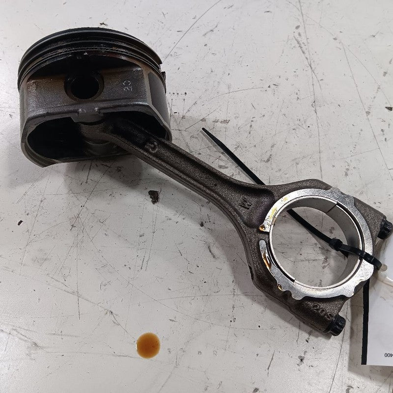 Outlander Sport 2.0 Single Piston With Connecting Rod  2022 OEM