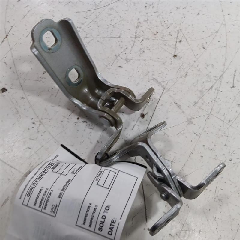 Chevy Malibu Door Hinge Set Right Rear Passenger  2019 2020 2021 2022 2023 2024