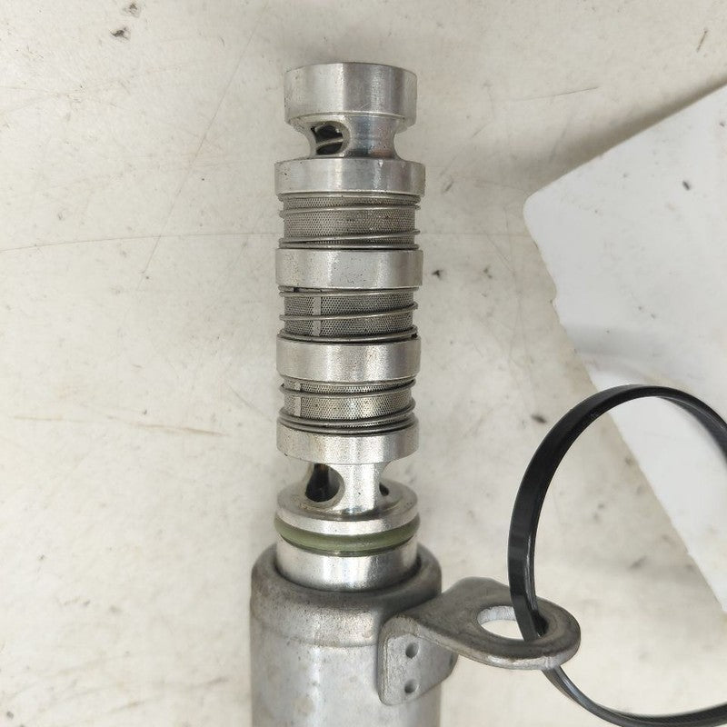 Hyundai Kona Variable Timing Gear Oil Control Valve Solenoid Cylinder 