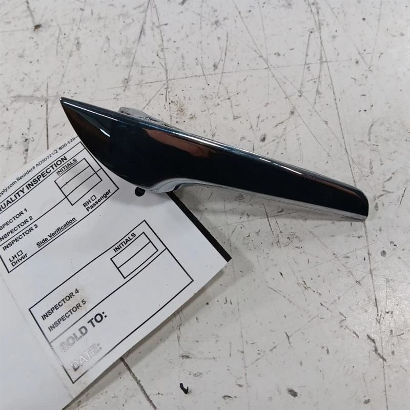 Chevy Malibu Door Handle Right Passenger Front Interior Inside  2019 2020 2021 2