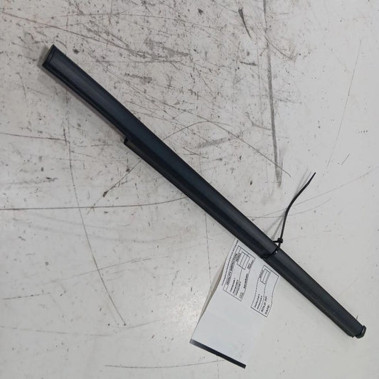 Nissan Kicks Door Glass Window Weather Strip Trim Rear Right Passenger Side Back