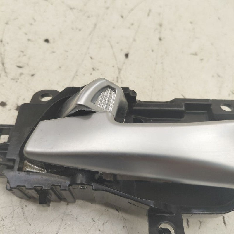 Kia Sorento Door Handle Left Driver Rear Interior Inside  2018 2017 20