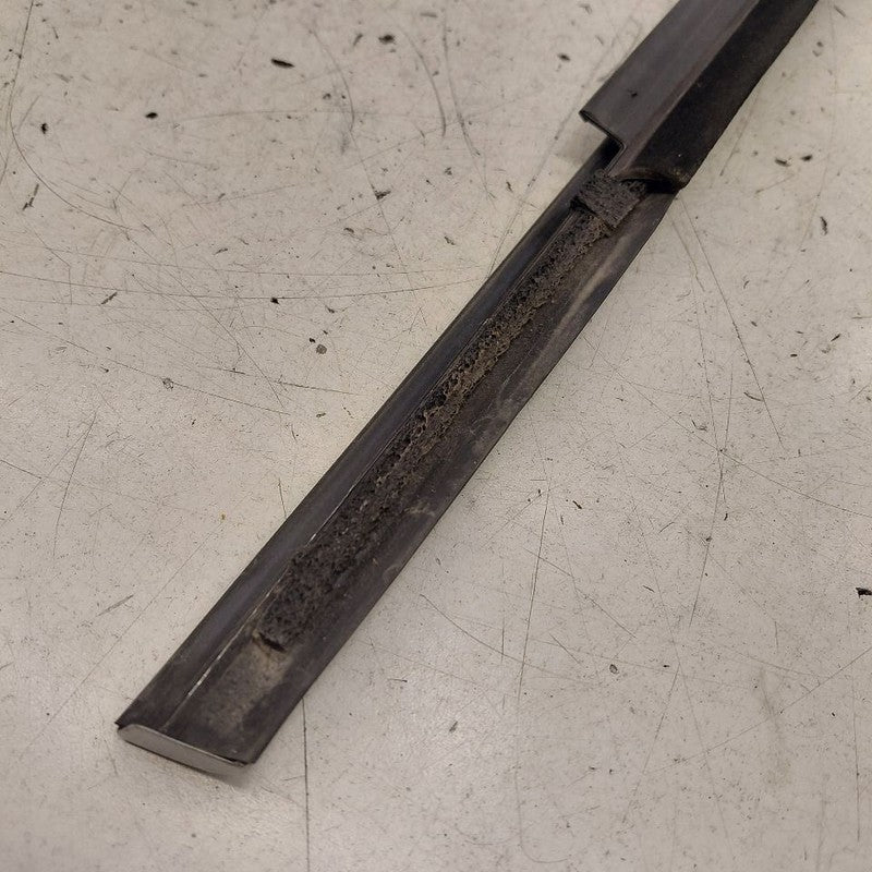Jeep Cherokee Door Glass Window Weather Strip Rear Right Passenger Sid