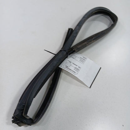 Toyota Yaris Door Glass Window Seal Rubber Left Driver Rear Back  2020 2019 2018