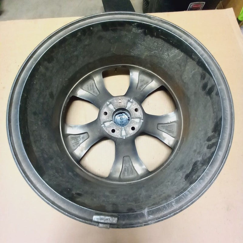 Wheel Rim 18x7 5 Spoke Polished Face With Gray Pockets Fits 19 Jeep Ch