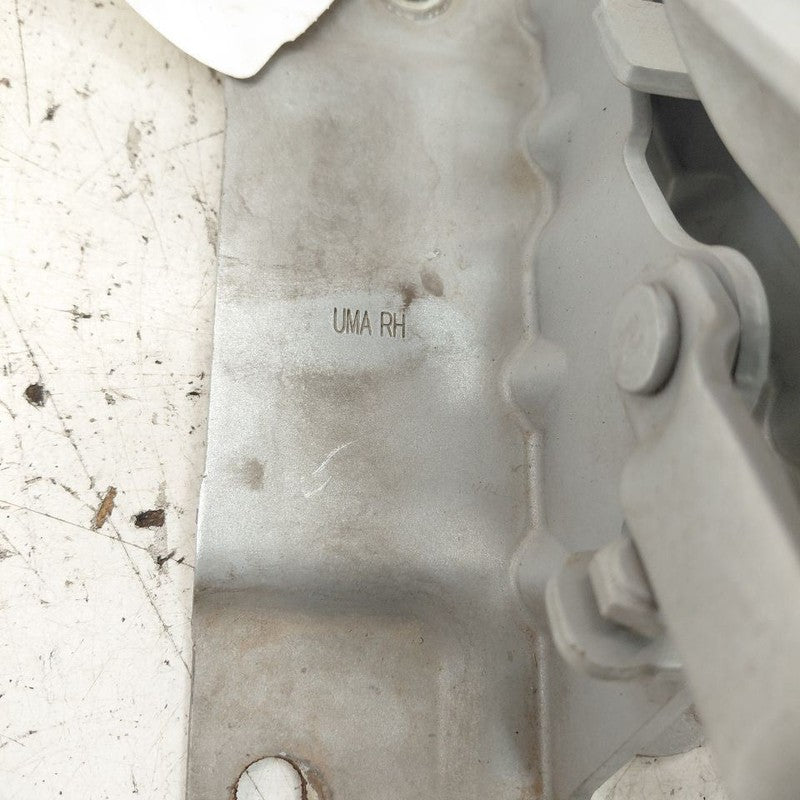 Kia Sorento Hood Hinge Set Left and Right  2018 2017 2016