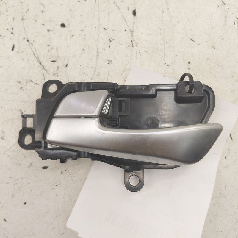 Kia Sorento Door Handle Left Driver Front Interior Inside  2018 2017 2