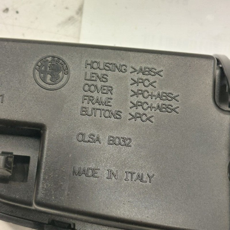 Alfa Romeo Stelvio Dome Light Roof Lamp  2018 2019 2020 2021