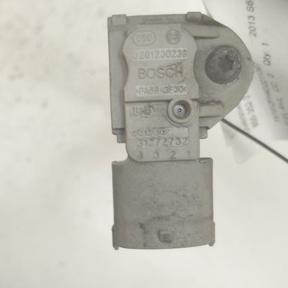Volvo S60 Fuel Rail Injection Injector Mount Bar  2.5 2013 2014 2015
