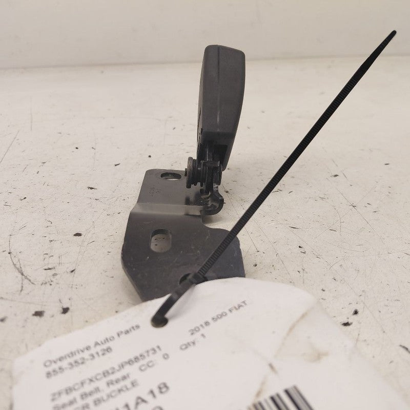 2018 Fiat 500 X Model Center Rear Back Seat Belt Buckle Latch