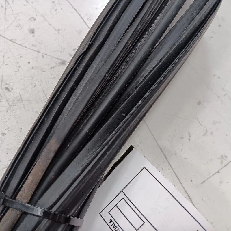 Legacy Outback Door Glass Window Seal Rubber Left Driver Front  2015 2