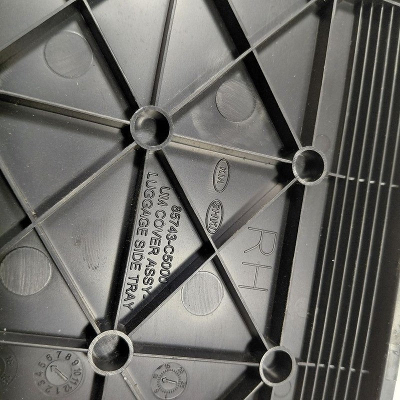 Kia Sorento Passenger Right Side Quarter Panel Trim Cover {85743C5000} 2018 2017