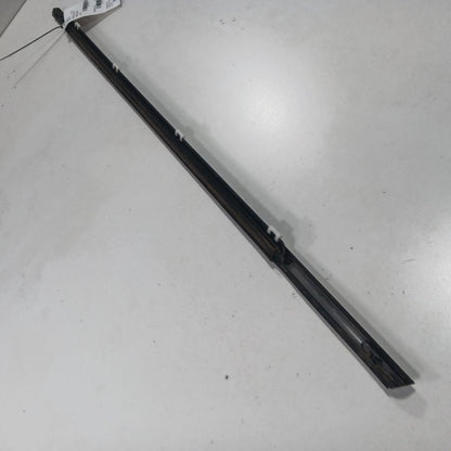 Kia Sorento Door Glass Window Weather Strip Trim Rear Left Driver Back