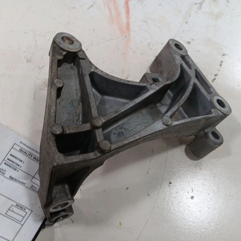Jeep Compass 2.4 Transfer Case Bracket 2021 2020 2019 2018 2017 OEM