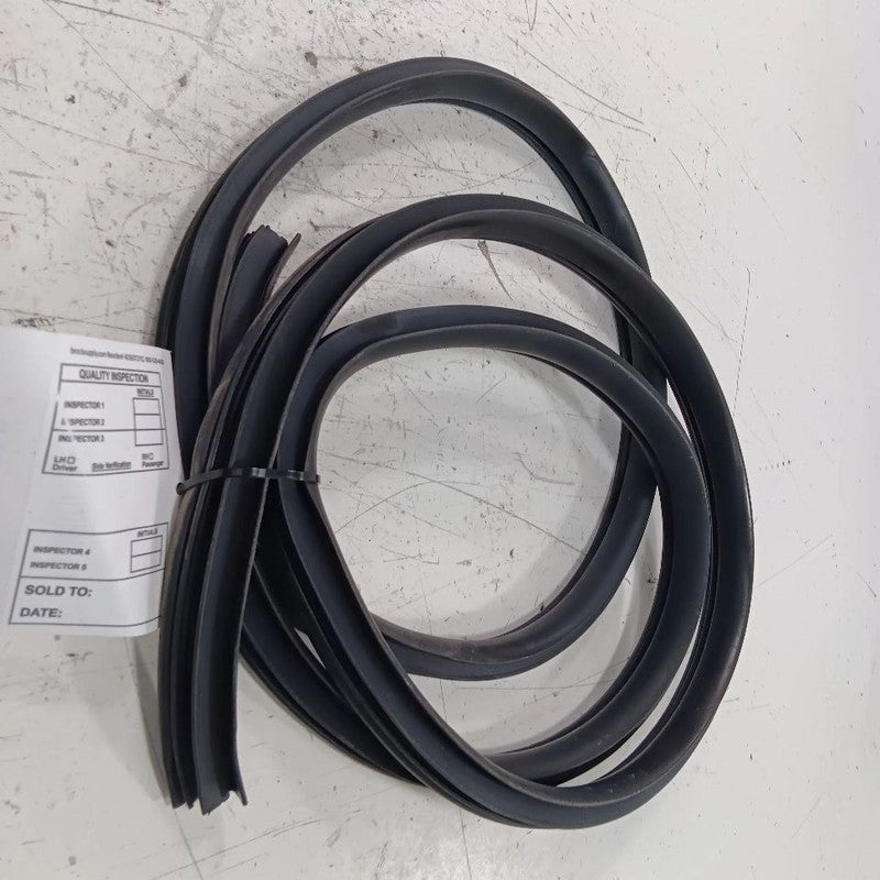 Hyundai Accent On Body Door Jamb Seal Gasket Front Left Driver 2014 2015 2016 20