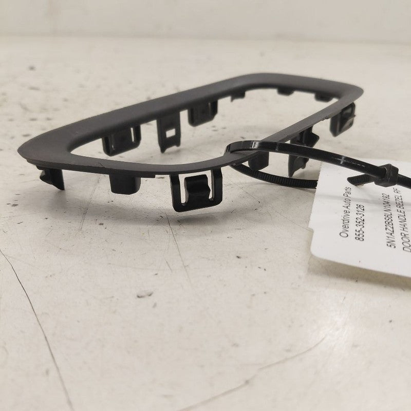 Nissan Murano Interior Handle Surround Trim Passenger Front {809465AA0