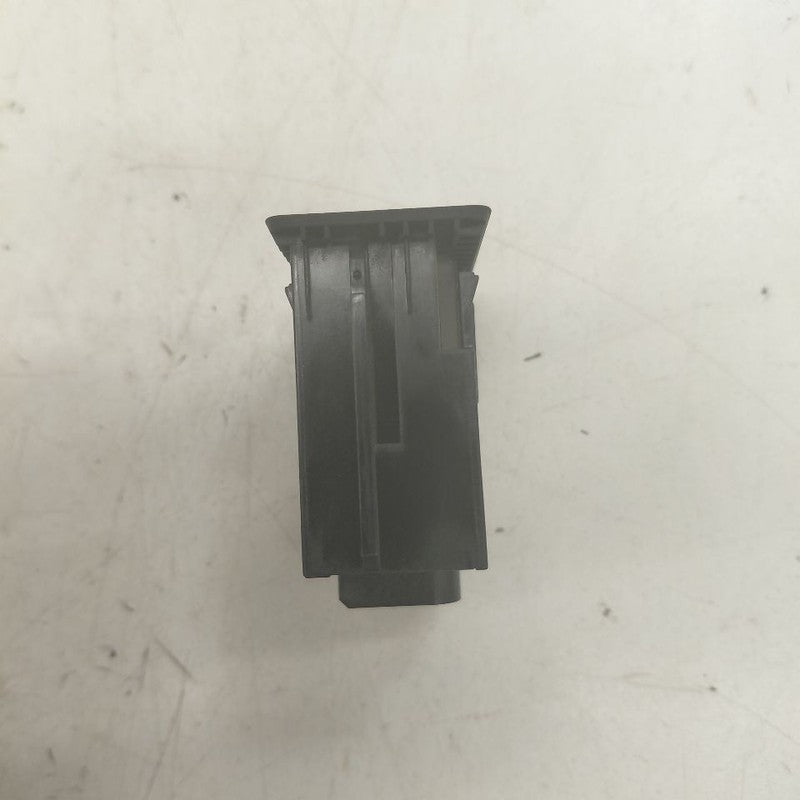 Nissan Rogue USB Plug In Hub Port  2021 2022 2023